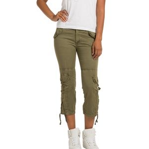 NWT G.H. Bass and Co. Cropped Cargo Pant / Capri